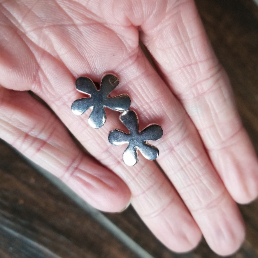 925 Solid Sterling Silver Flower Power Earrings - image 5